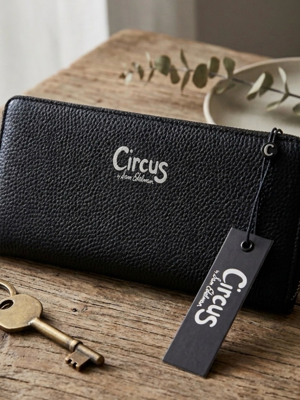 Circus by Sam Edelman Black Vegan Leather Wristlet Wallet New With Tags Modern